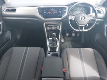 Used Volkswagen T-Roc 2021 for sale - 78455467: Photo