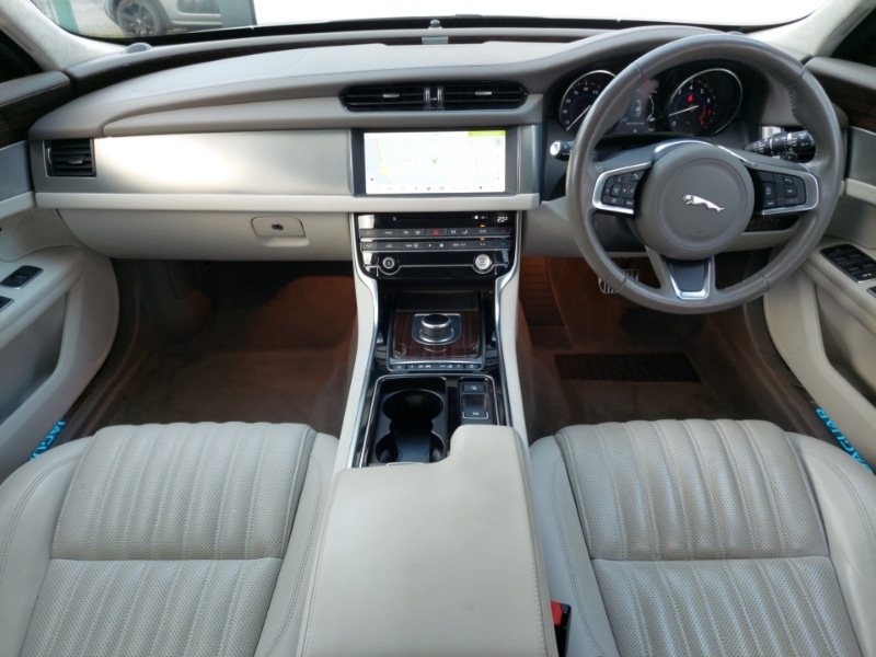 Used Jaguar XF 2019 for sale - 76339123: Photo 2