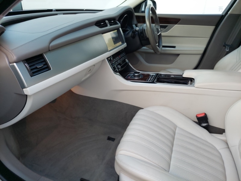 Used Jaguar XF 2019 for sale - 76339123: Photo 5