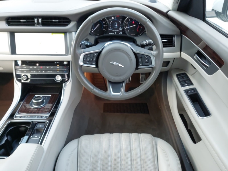 Used Jaguar XF 2019 for sale - 76339123: Photo 7