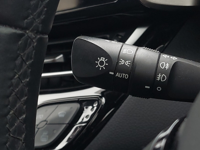 Used Toyota C-HR 2019 for sale - 76440240: Photo 17