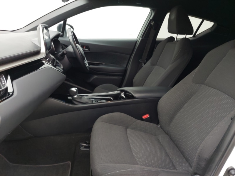 Used Toyota C-HR 2019 for sale - 76440240: Photo 5