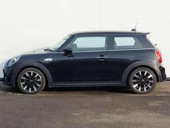 Used MINI Cooper 2019 for sale - 74302958: Photo