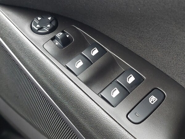 Used Vauxhall Crossland 2022 for sale - 75780271: Photo 16