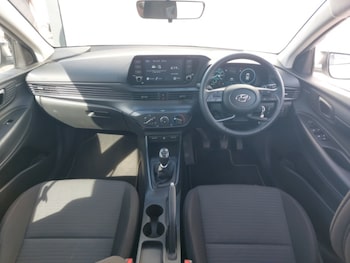 Used Hyundai i20 2023 for sale - 78361108: Photo