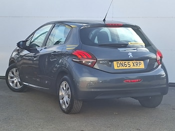 Used Peugeot 208 2015 for sale - 79207807: Photo