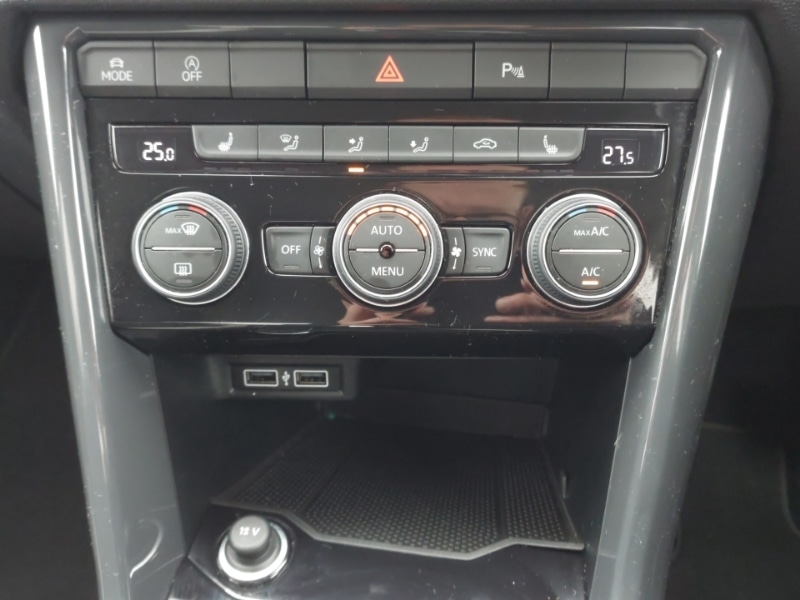 Used Volkswagen T-Roc 2019 for sale - 76160384: Photo 17