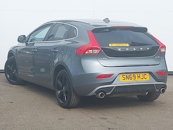 Used Volvo V40 2019 for sale - 75591816: Photo