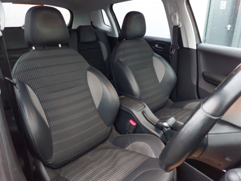 Used Peugeot 2008 2016 for sale - 77284682: Photo 13