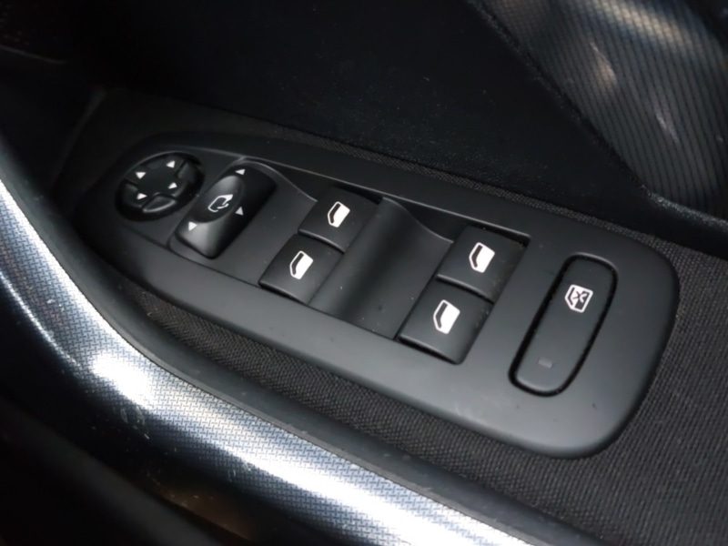 Used Peugeot 2008 2016 for sale - 77284682: Photo 18