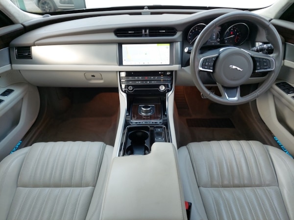 Used Jaguar XF 2019 for sale - 76208123: Photo 2