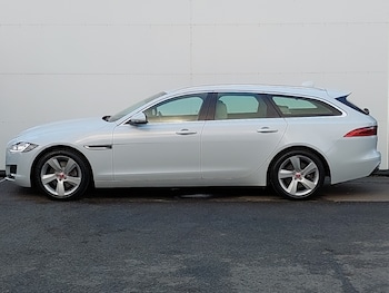 Used Jaguar XF 2019 for sale - 76208123: Photo 4