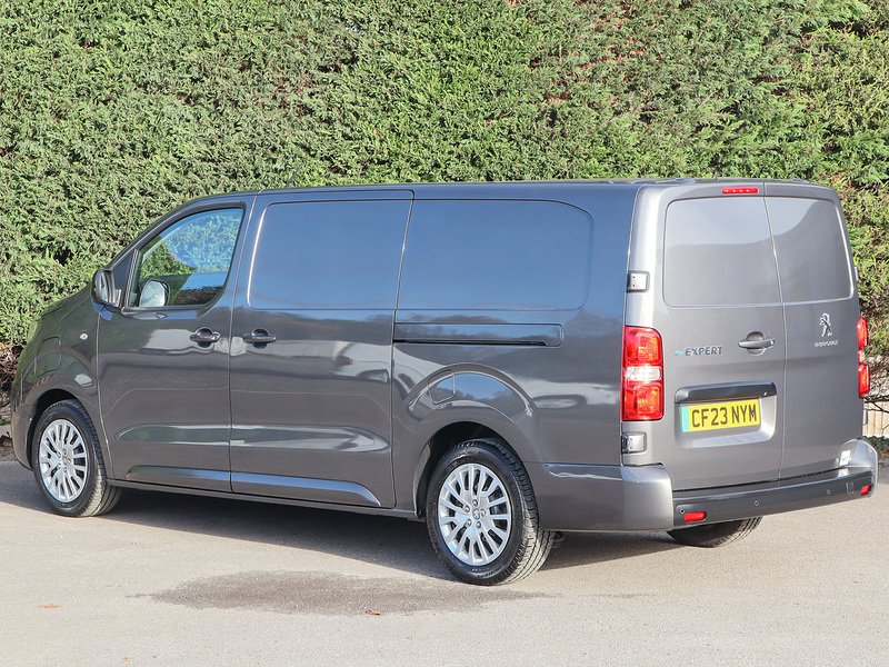 Used Peugeot e-Expert 2023 for sale - 76292132: Photo 12