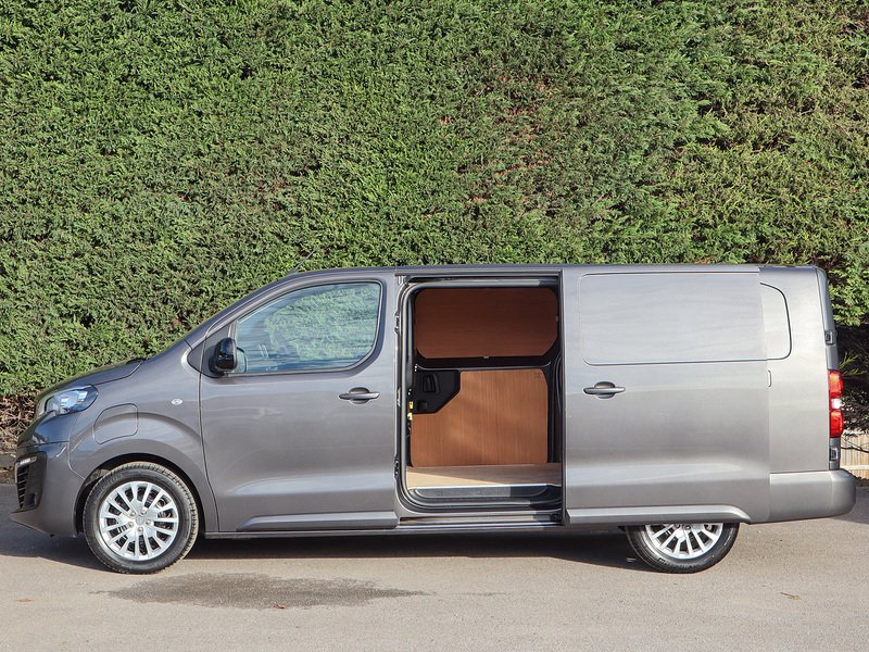 Used Peugeot e-Expert 2023 for sale - 76292132: Photo 14