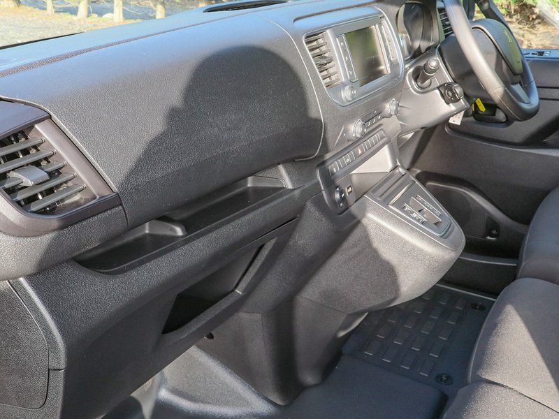 Used Peugeot e-Expert 2023 for sale - 76292132: Photo 31