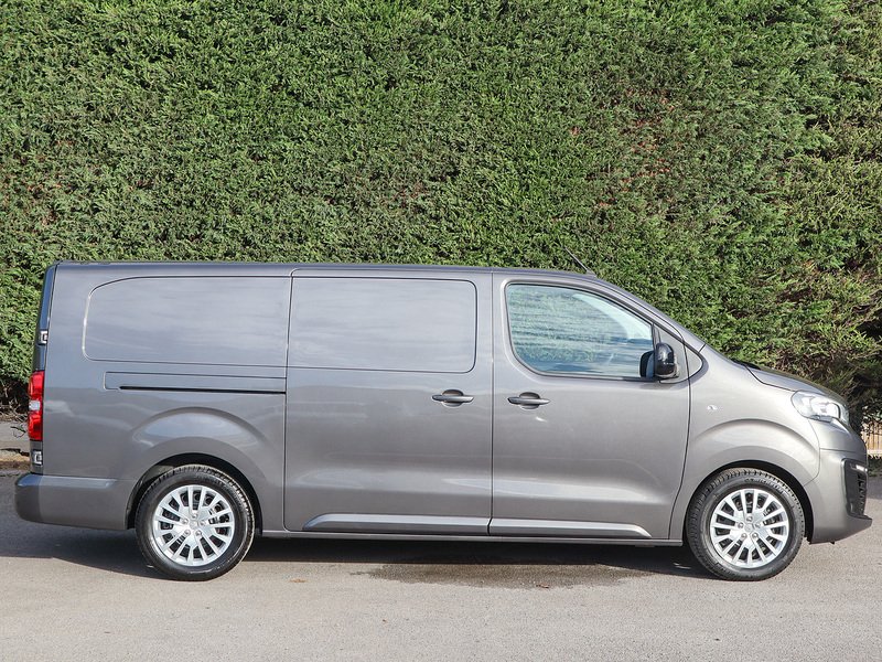 Used Peugeot e-Expert 2023 for sale - 76292132: Photo 4