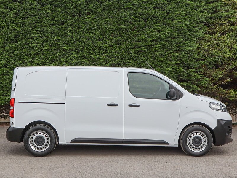 Used Vauxhall Vivaro 2022 for sale - 76292107: Photo 3