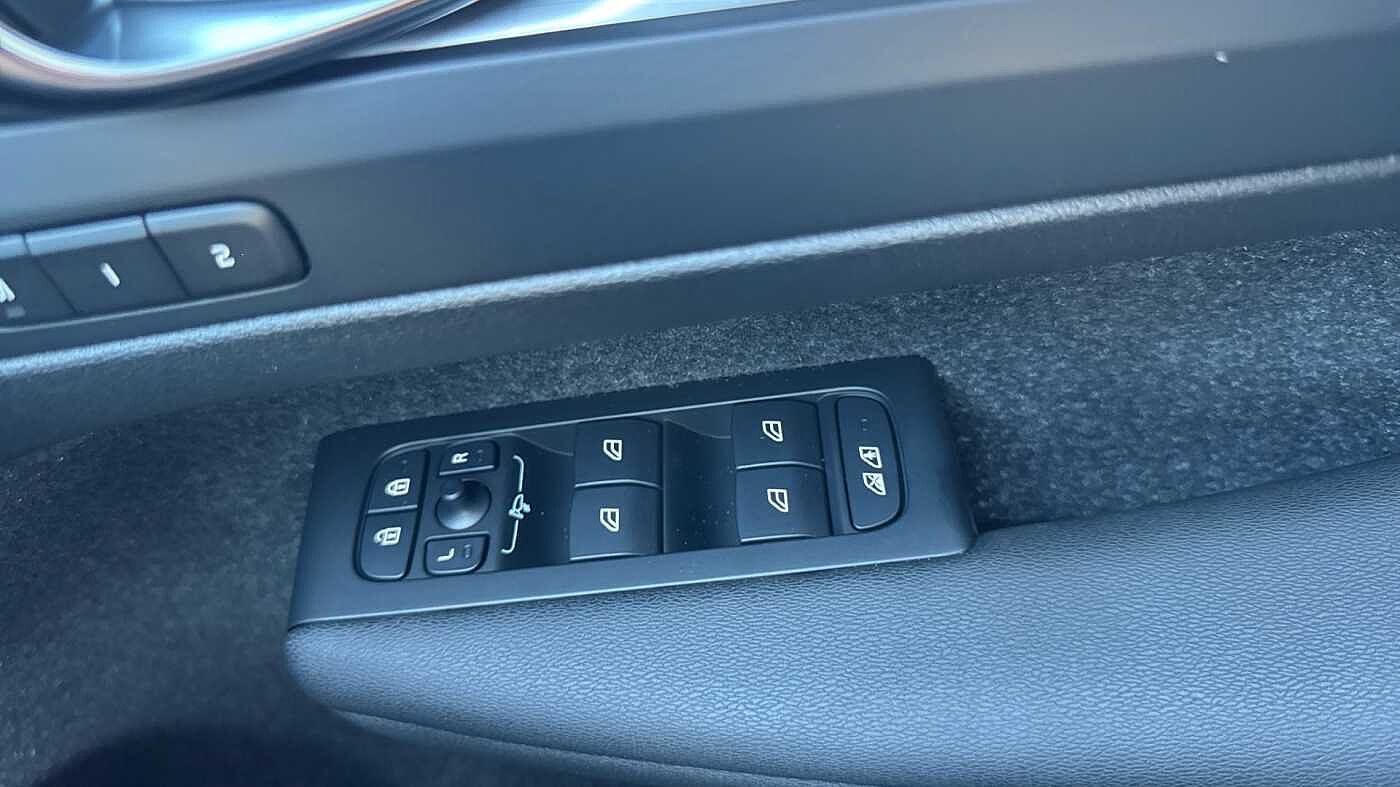 Used Volvo XC40 2025 for sale - 78035894: Photo 24