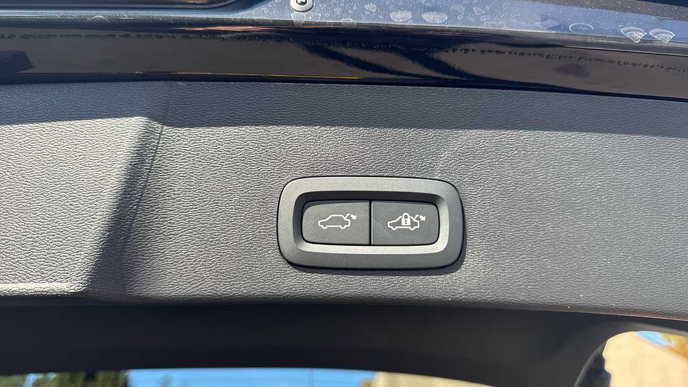 Used Volvo XC40 2025 for sale - 78035894: Photo 32