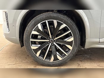 Used Volvo XC90 2025 for sale - 79640552: Photo