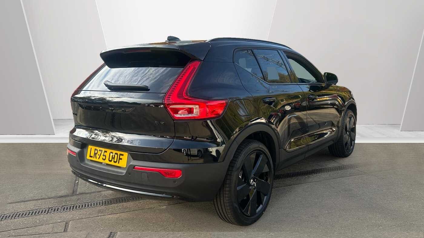 Used Volvo XC40 2025 for sale - 78035895: Photo 2
