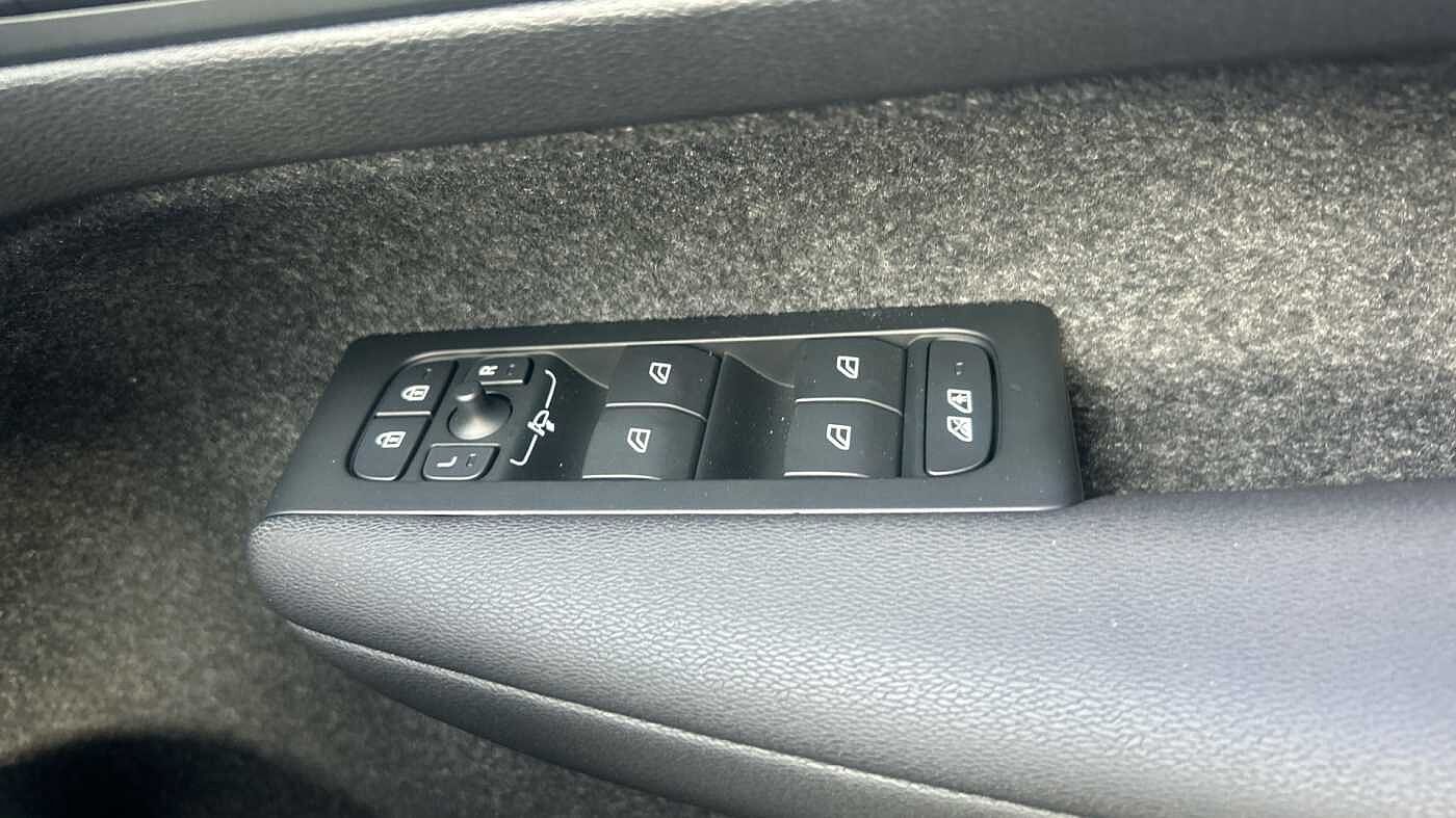 Used Volvo XC40 2025 for sale - 78035895: Photo 26