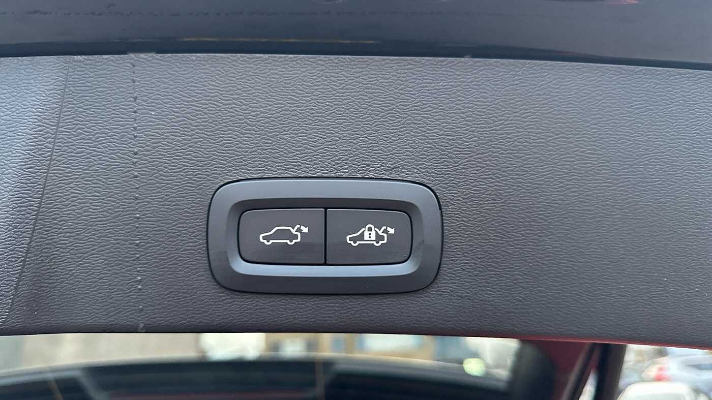 Used Volvo XC40 2025 for sale - 78035896: Photo 35