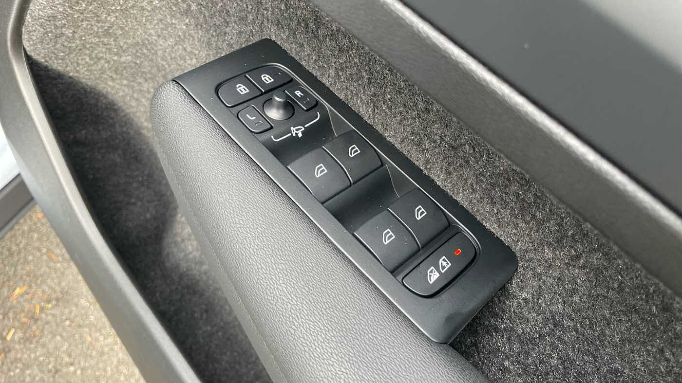 Used Volvo XC40 2025 for sale - 78035891: Photo 24