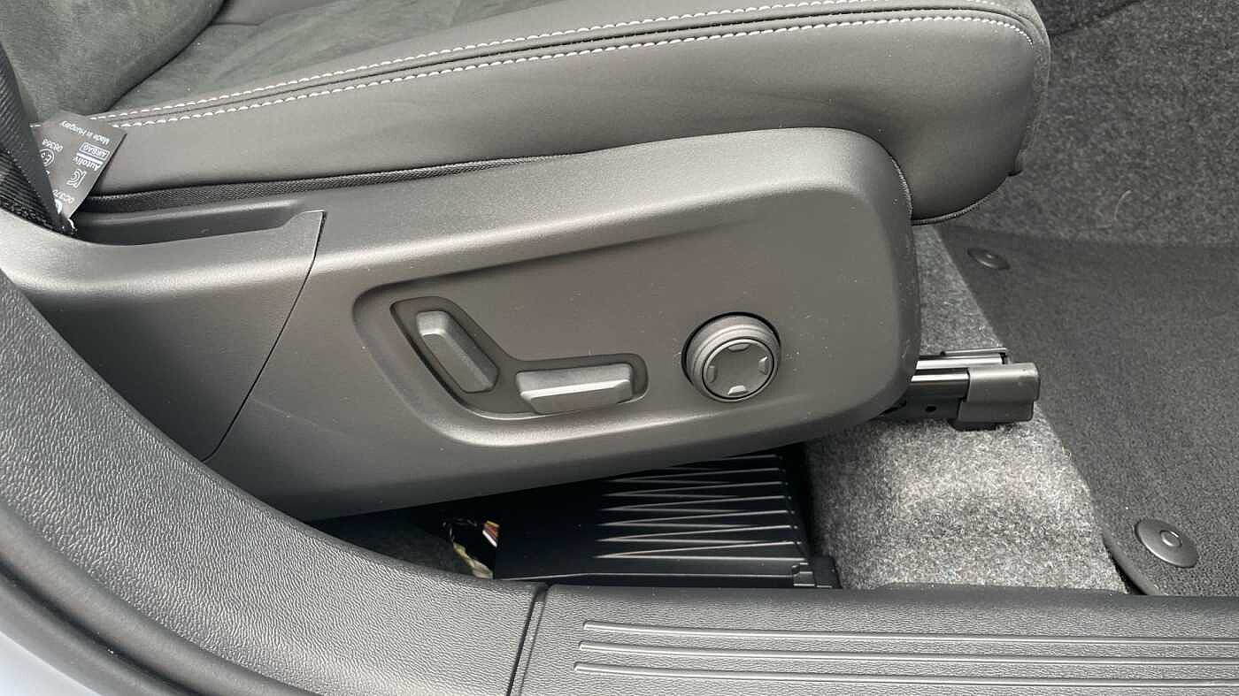 Used Volvo XC40 2025 for sale - 78035891: Photo 28