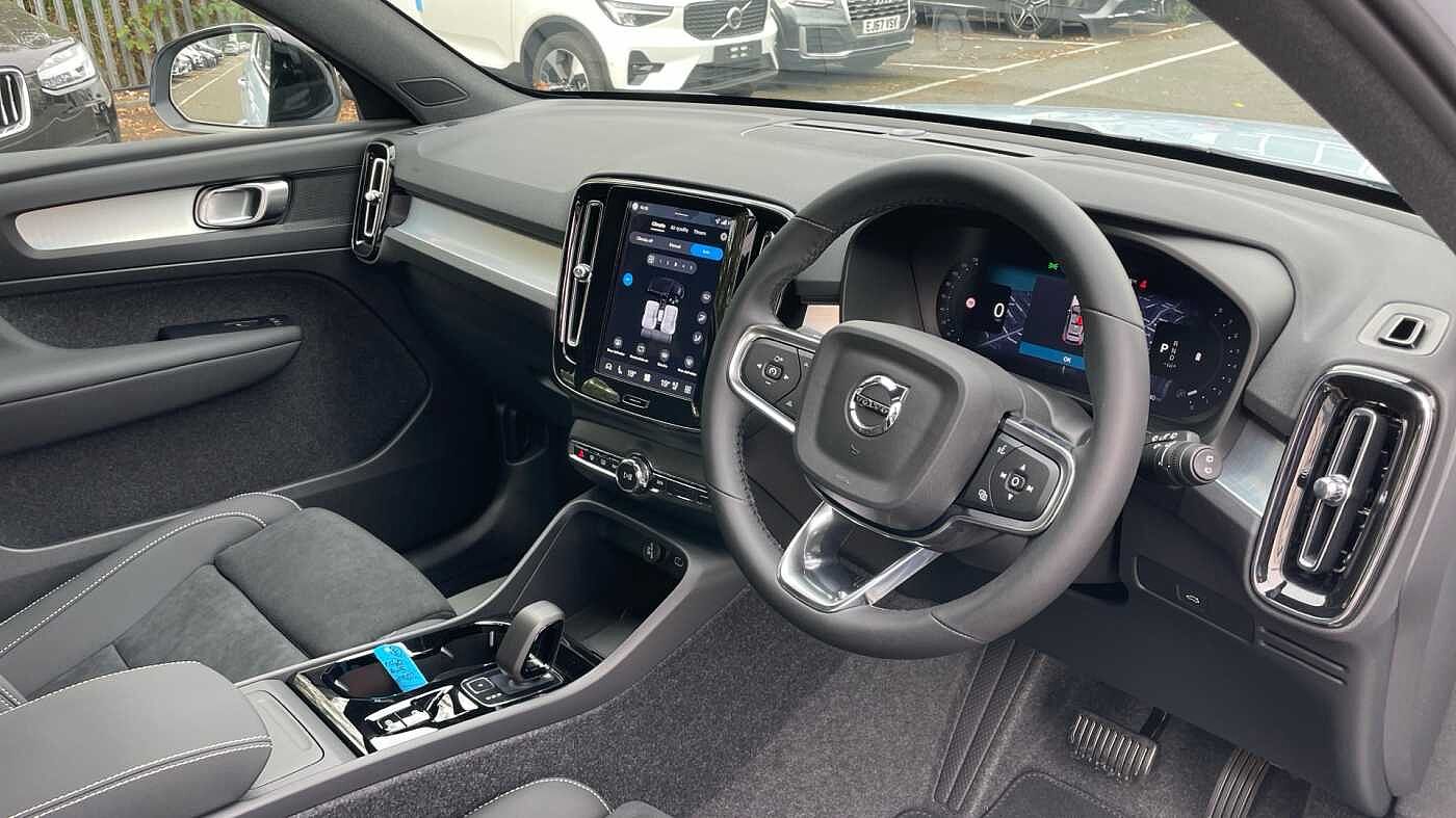 Used Volvo XC40 2025 for sale - 78035891: Photo 5