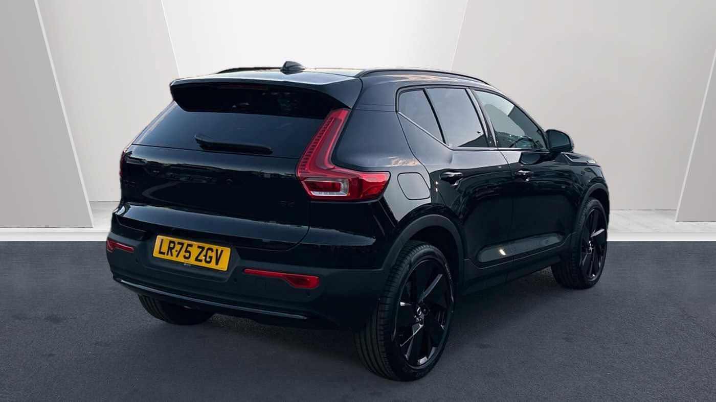 Used Volvo XC40 2025 for sale - 78035901: Photo 2