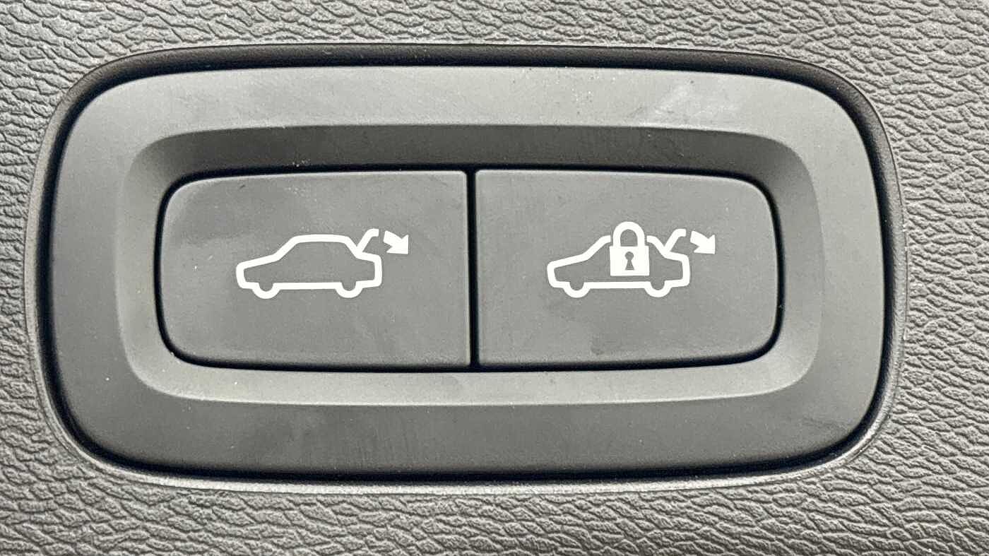 Used Volvo XC60 2025 for sale - 78035916: Photo 19