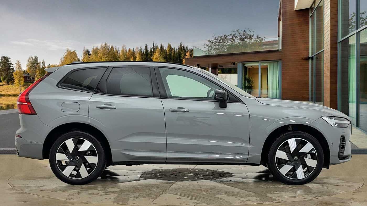 Used Volvo XC60 2025 for sale - 78035916: Photo 2