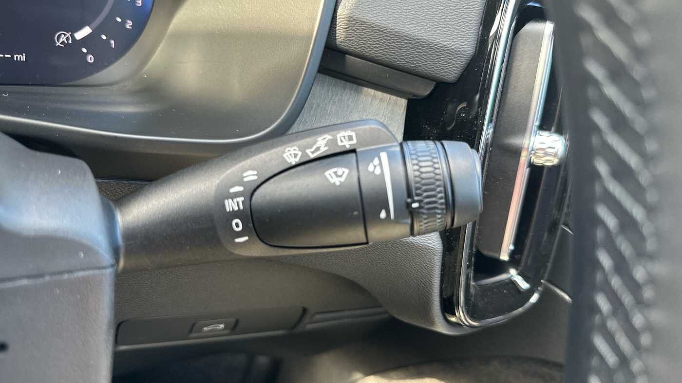 Used Volvo XC40 2025 for sale - 78035899: Photo 25