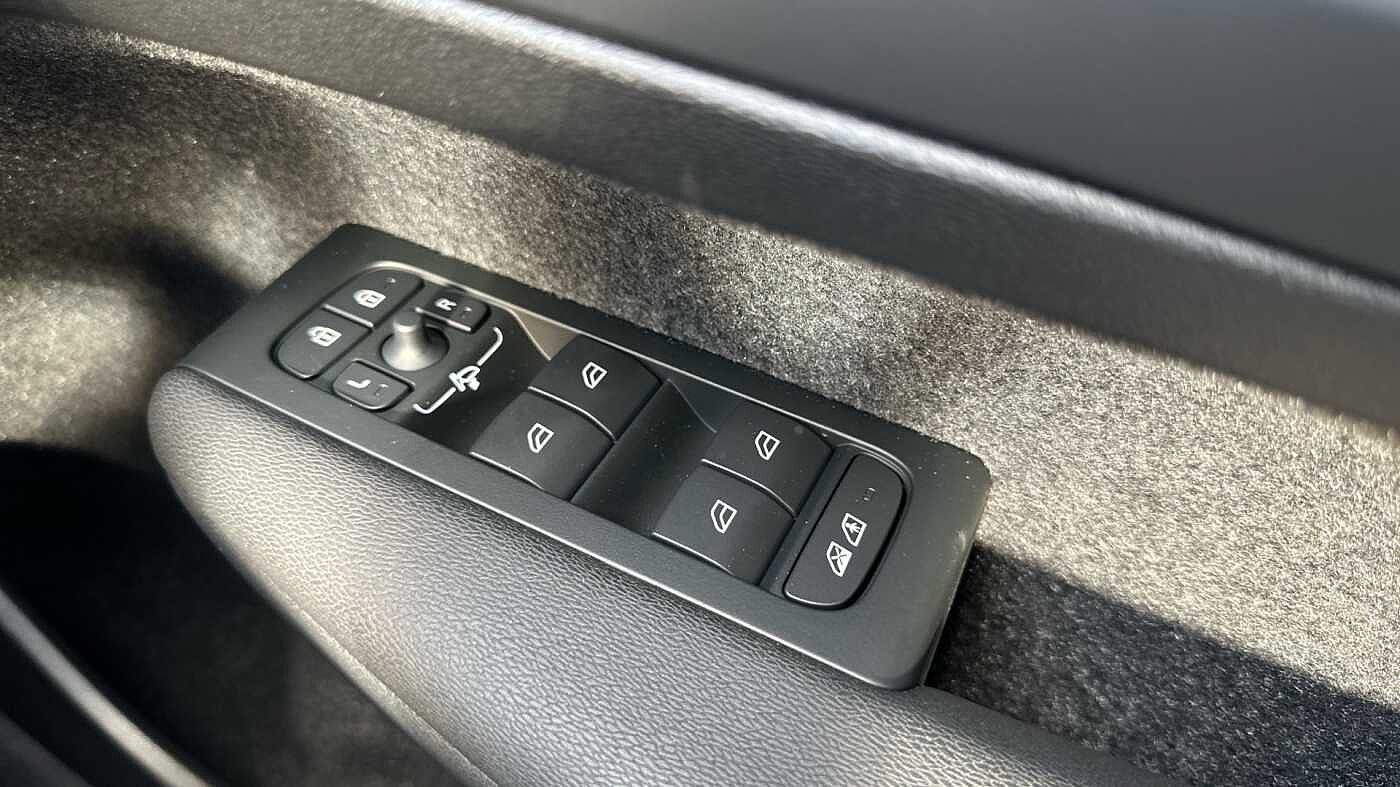 Used Volvo XC40 2025 for sale - 78035899: Photo 26