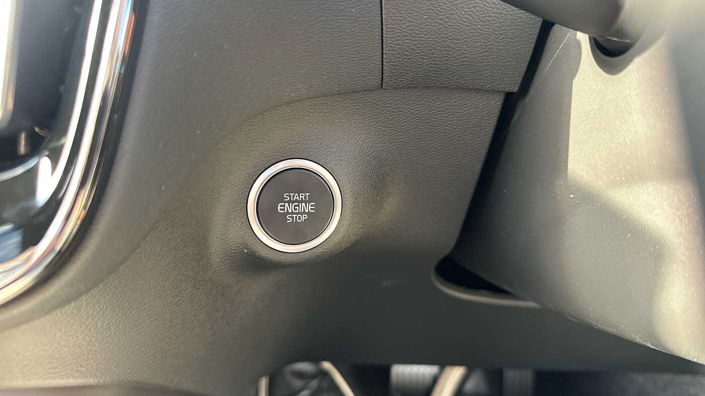 Used Volvo XC40 2025 for sale - 78035899: Photo 29