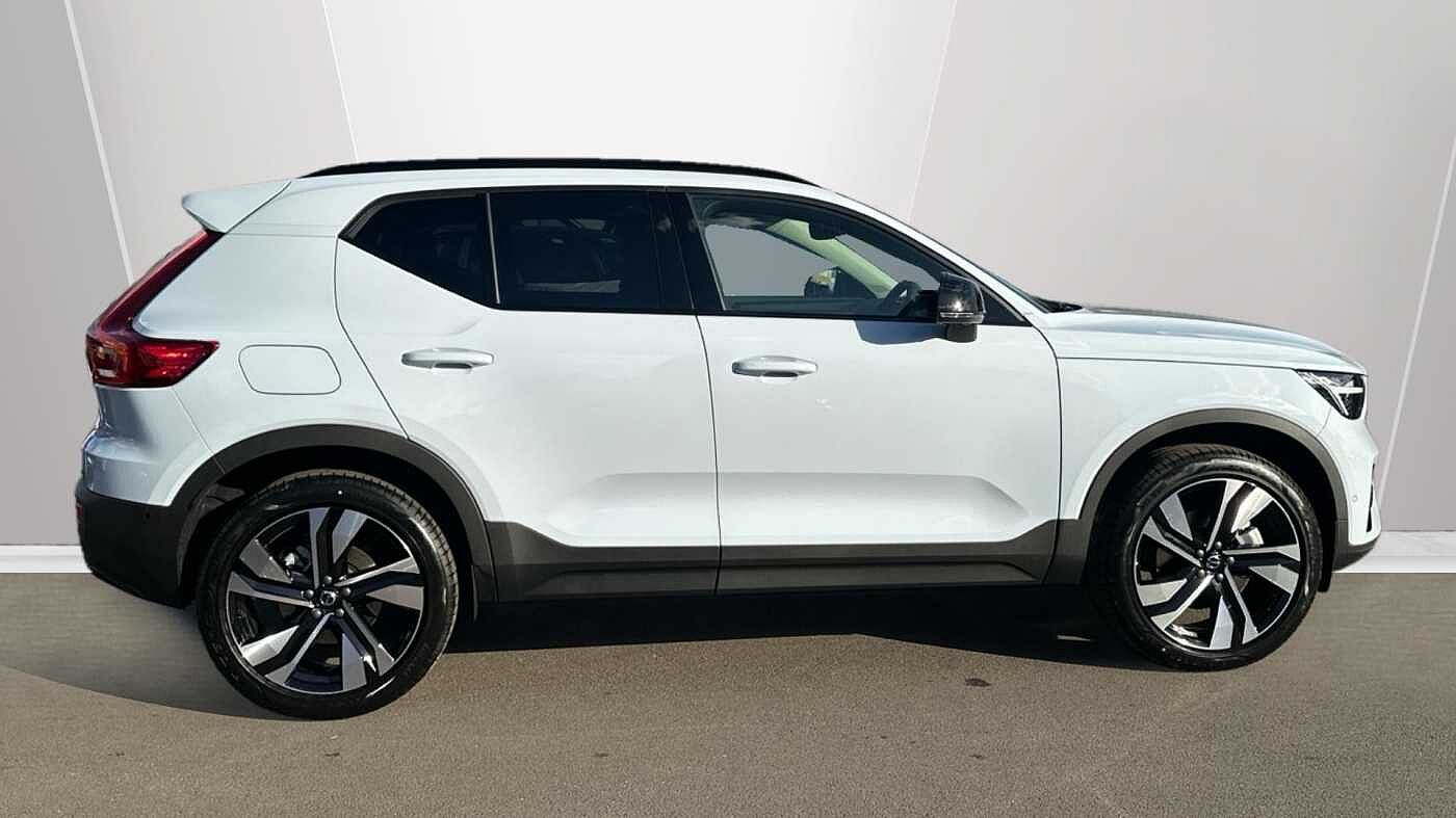 Used Volvo XC40 2025 for sale - 78035899: Photo 3