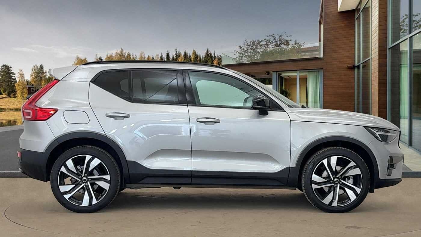 Used Volvo XC40 2024 for sale - 78035890: Photo 2