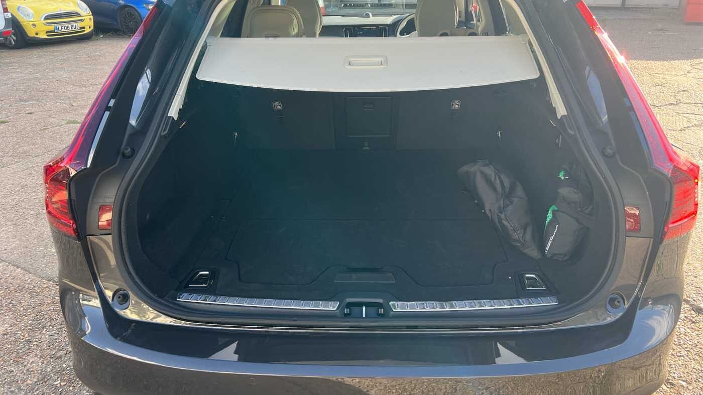 Used Volvo V90 2025 for sale - 78035889: Photo 15