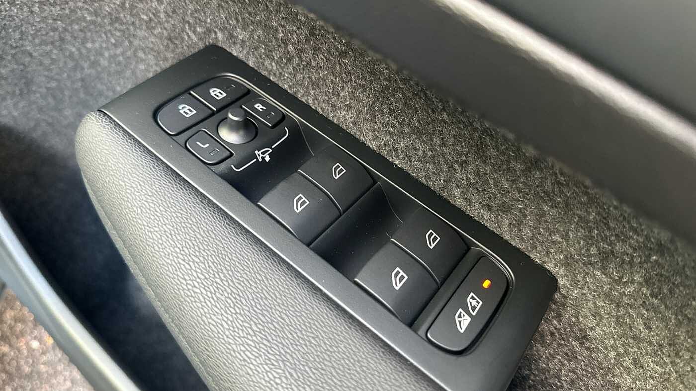 Used Volvo XC40 2025 for sale - 78035897: Photo 25