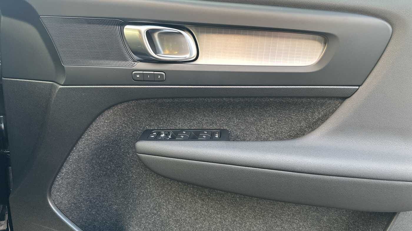 Used Volvo XC40 2025 for sale - 78035897: Photo 30