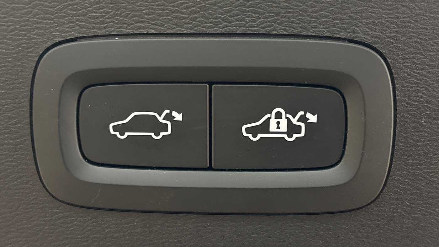 Used Volvo XC40 2023 for sale - 78035932: Photo 18