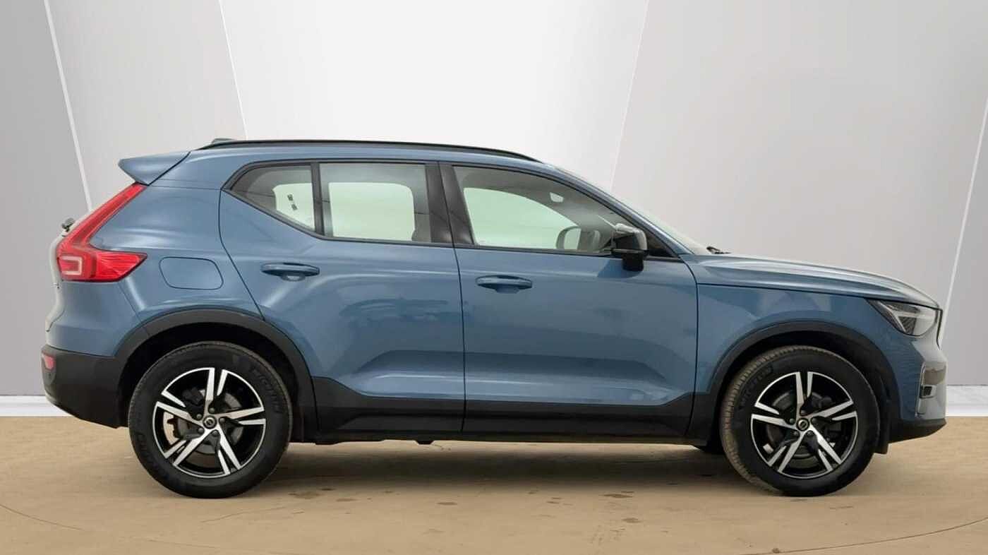 Used Volvo XC40 2023 for sale - 78035932: Photo 2