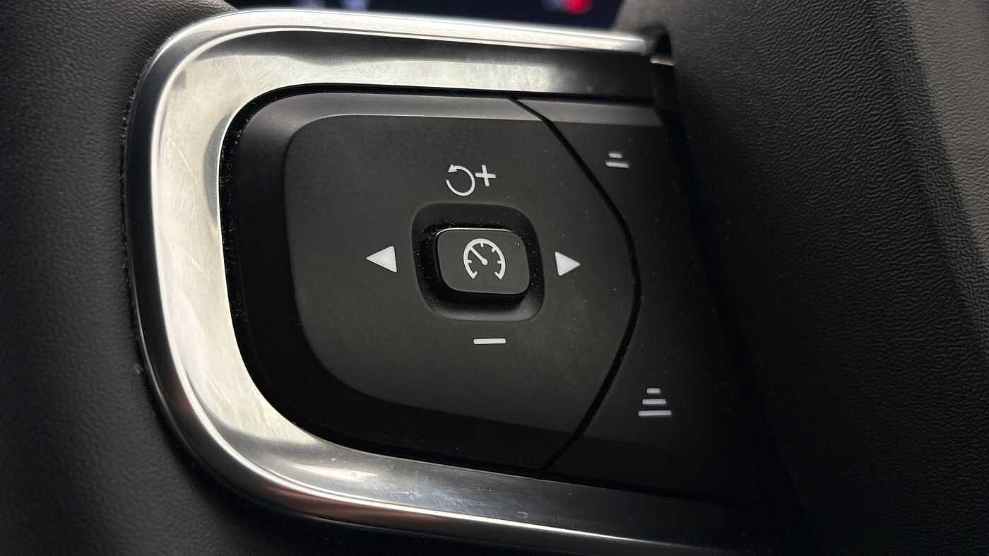 Used Volvo XC40 2023 for sale - 78035932: Photo 30