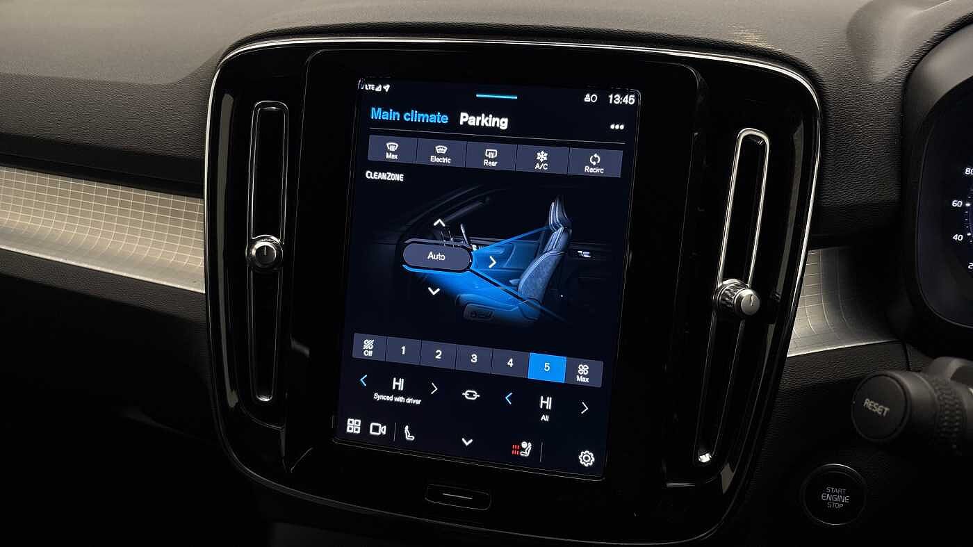 Used Volvo XC40 2023 for sale - 78035932: Photo 38