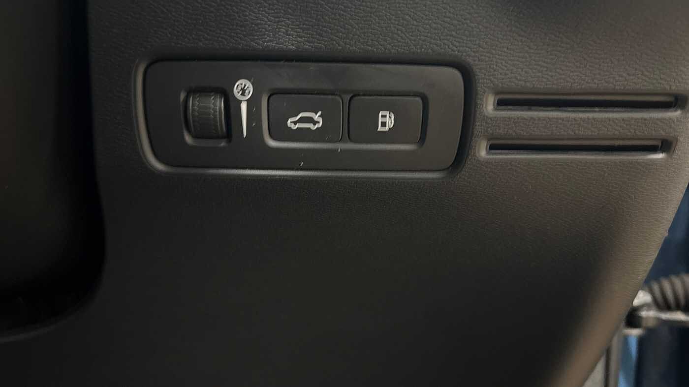 Used Volvo XC40 2022 for sale - 78035952: Photo 30