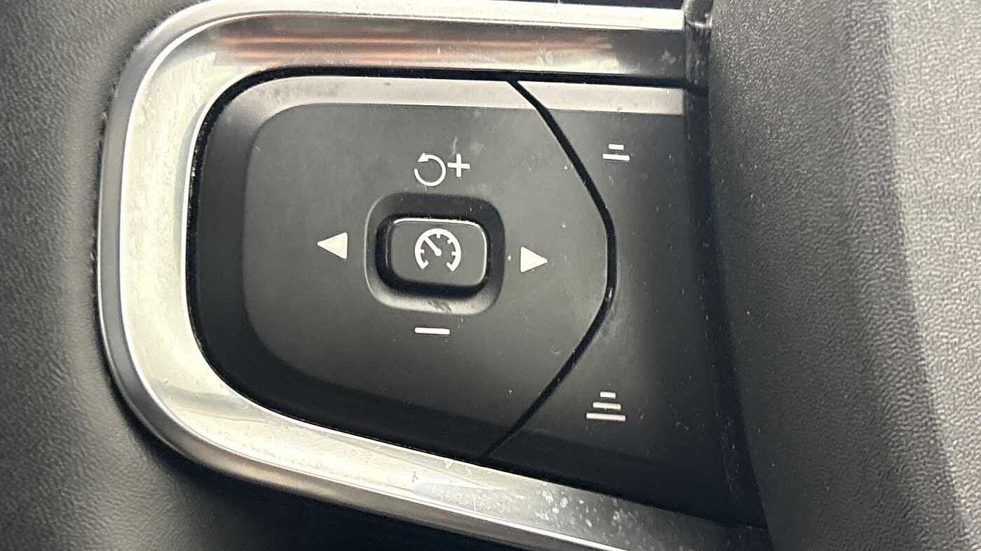 Used Volvo XC40 2022 for sale - 78035952: Photo 31