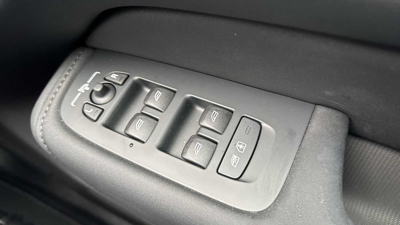 Used Volvo XC60 2025 for sale - 78035920: Photo 22