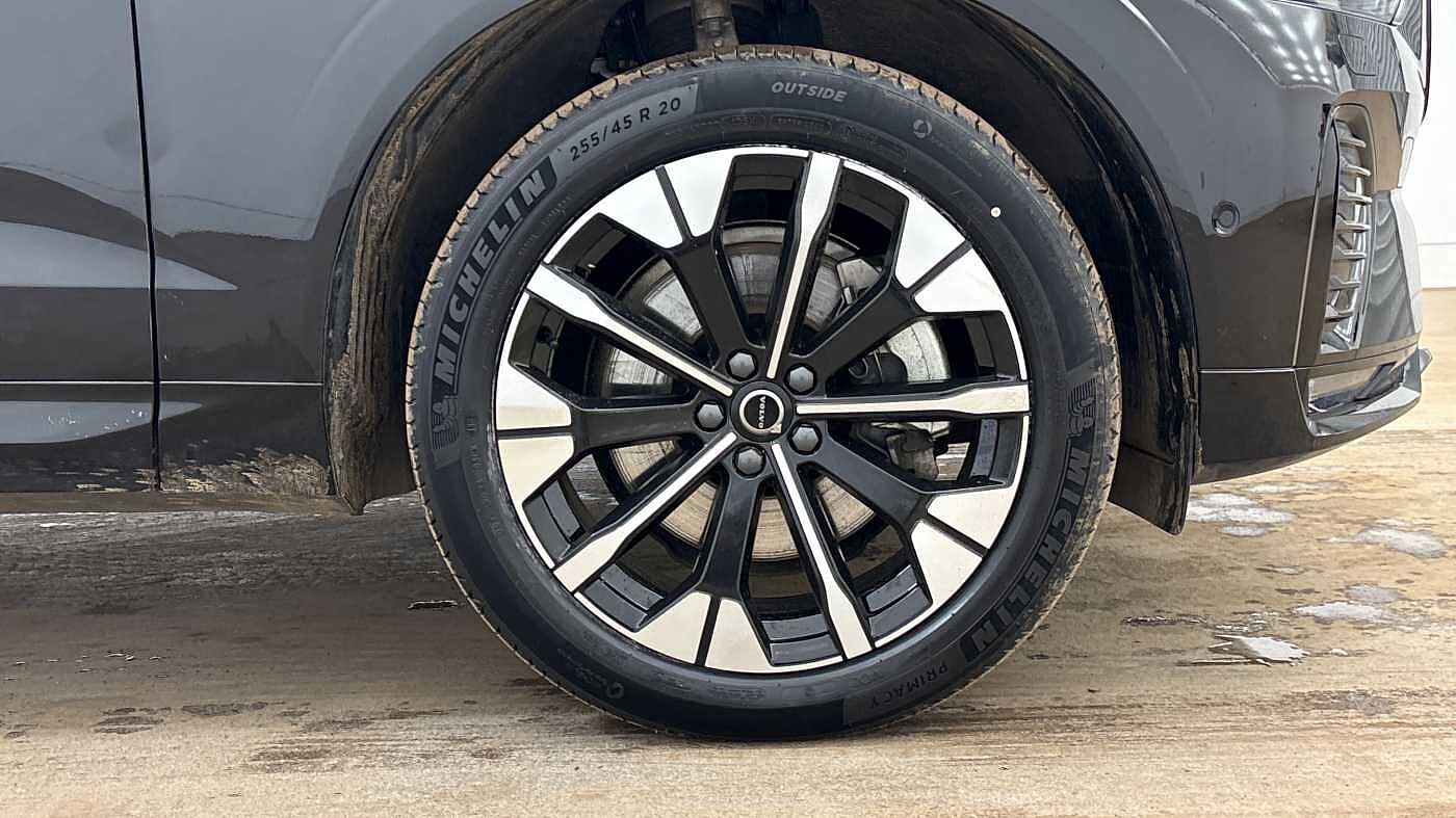 Used Volvo XC60 2025 for sale - 78027936: Photo 4