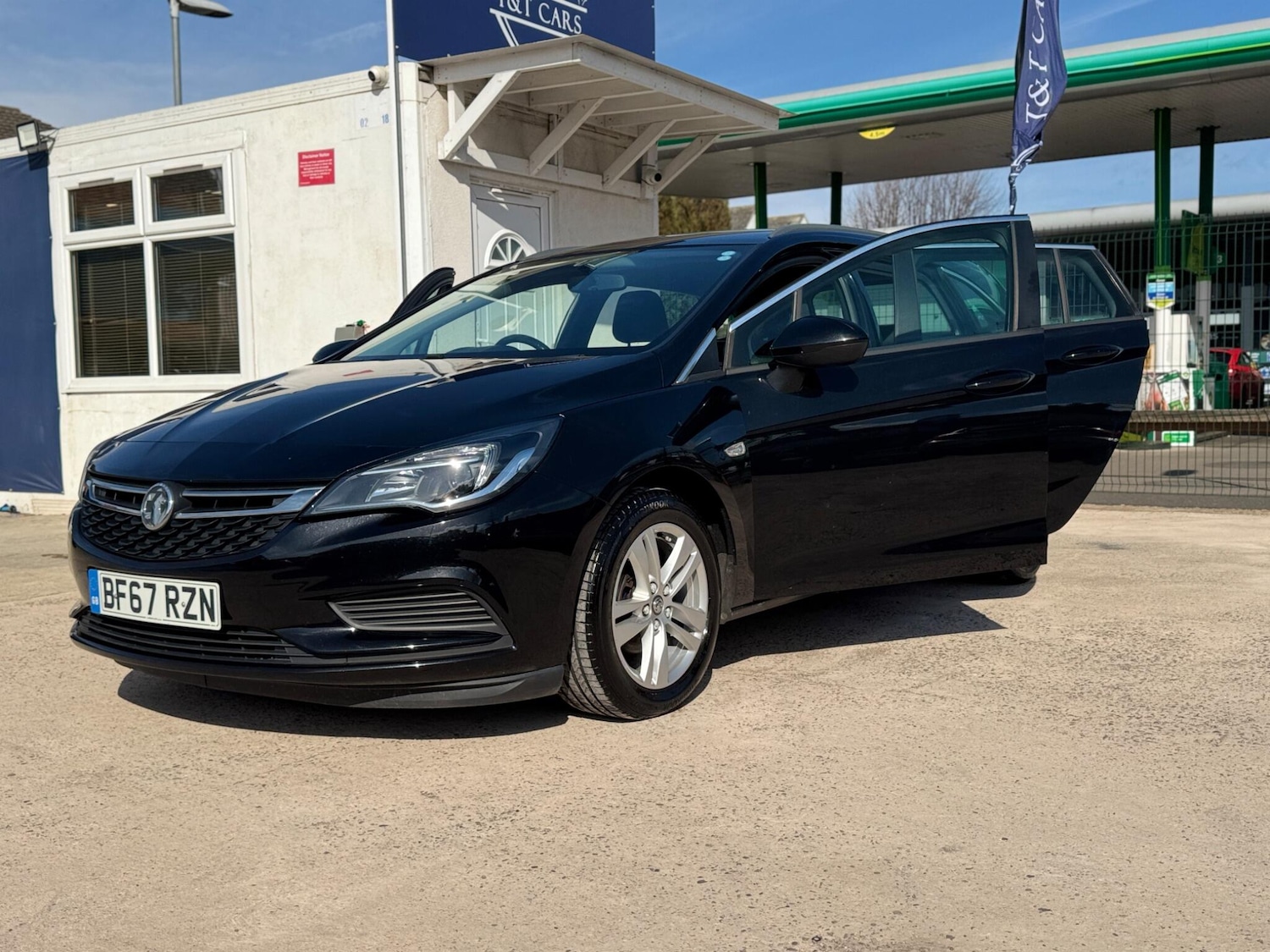 Used Vauxhall Astra 2017 for sale - 77898379: Photo 21